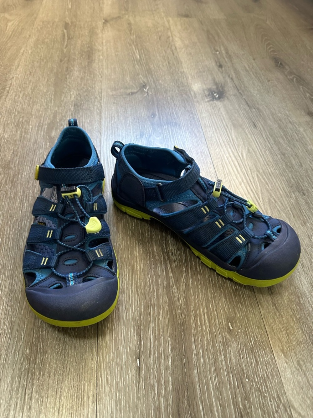 Keen Kids Navy Blue and Lime Green Closed-Toe Sandals
